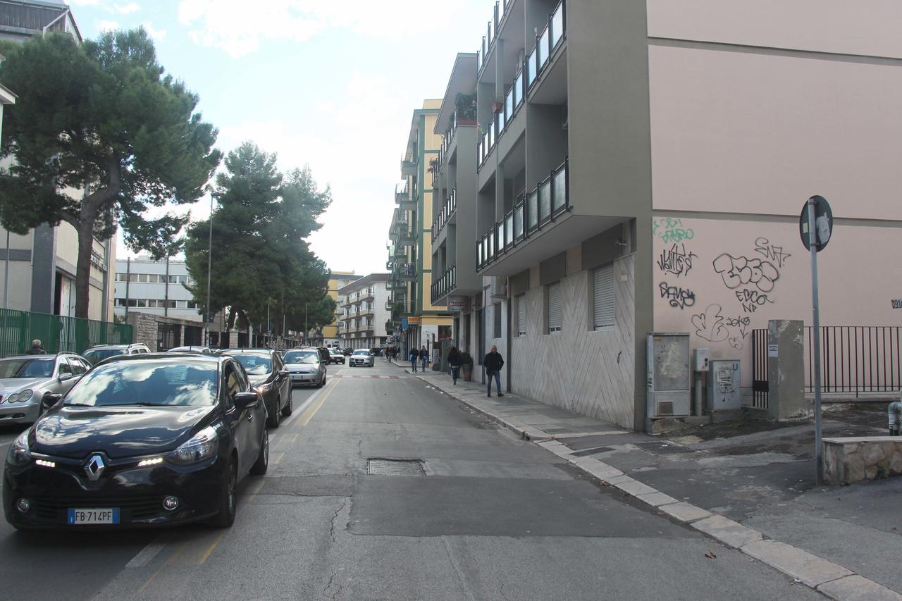 I Due Baroni - Fronte Campus Panzió Bari Kültér fotó