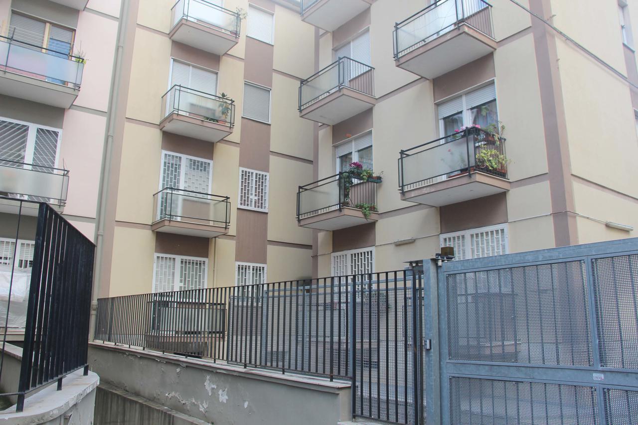 I Due Baroni - Fronte Campus Panzió Bari Kültér fotó