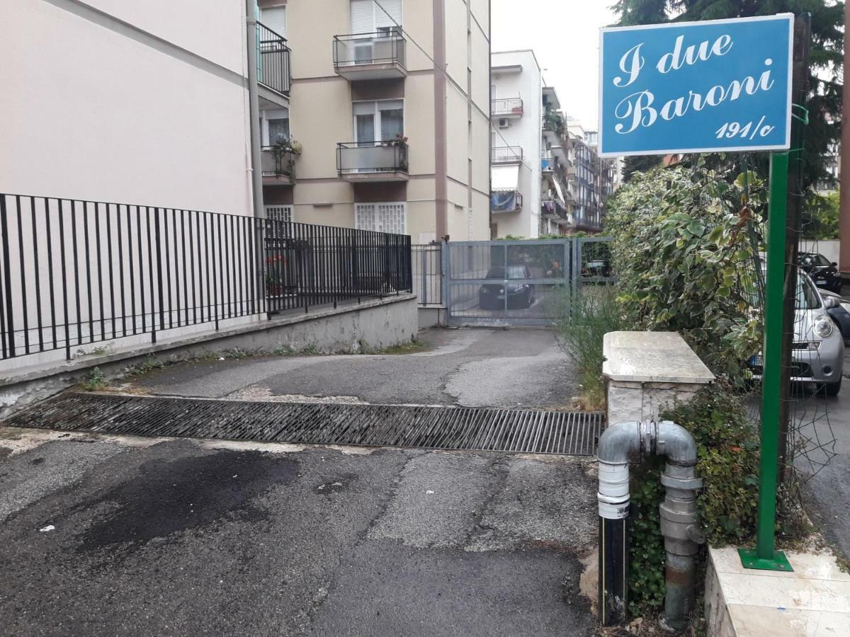 I Due Baroni - Fronte Campus Panzió Bari Kültér fotó