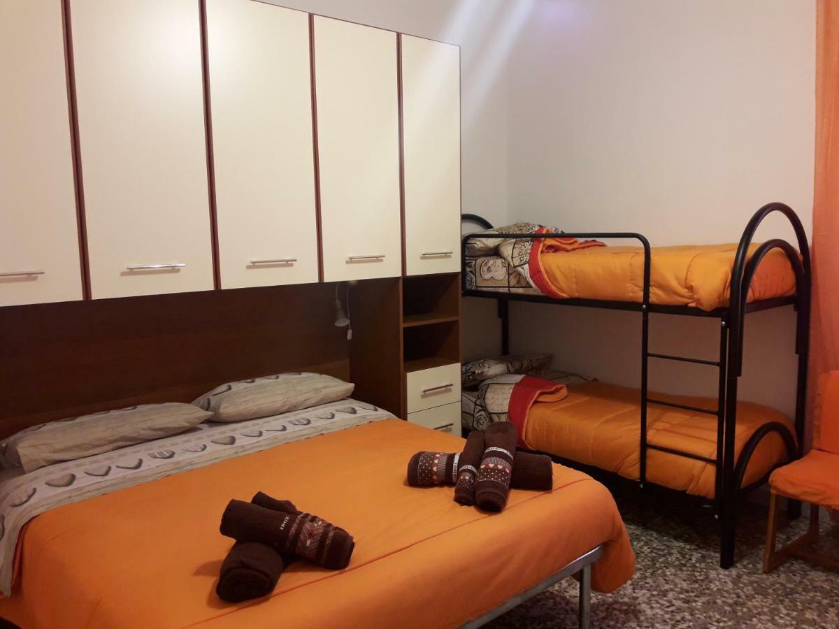 I Due Baroni - Fronte Campus Panzió Bari Kültér fotó